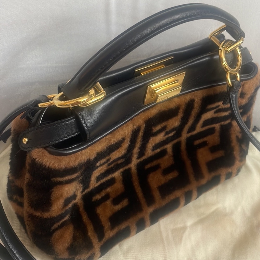❌SOLD❌ FENDI Mini Sheepskin Peekaboo🤎 - Picture 11 of 14